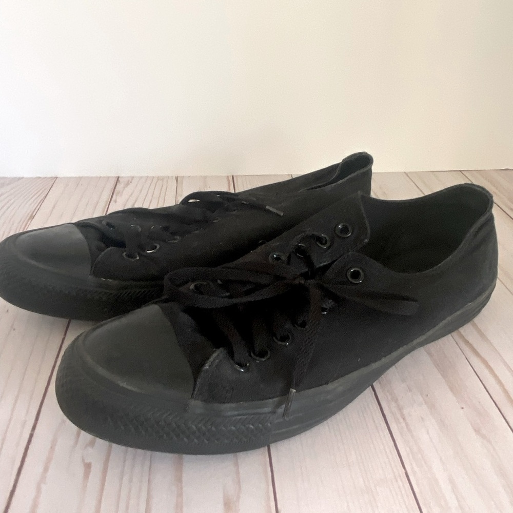 Converse Womens 11 men 9 black colour with black trim sneaker.